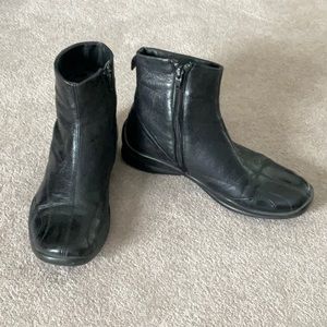 Black zip up winter fall flat bootie Size 38